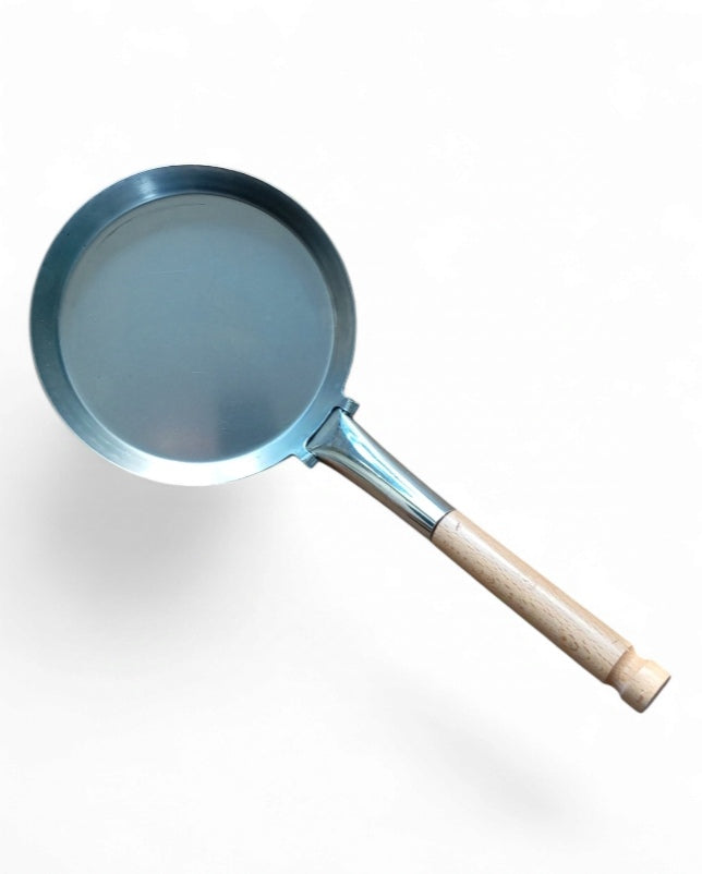Jägerpfanne Ø21 cm mit Klappgriff aus Birkenholz – 26 cm Grifflänge