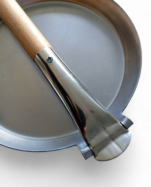 Jägerpfanne Ø21 cm mit Klappgriff aus Birkenholz – 26 cm Grifflänge
