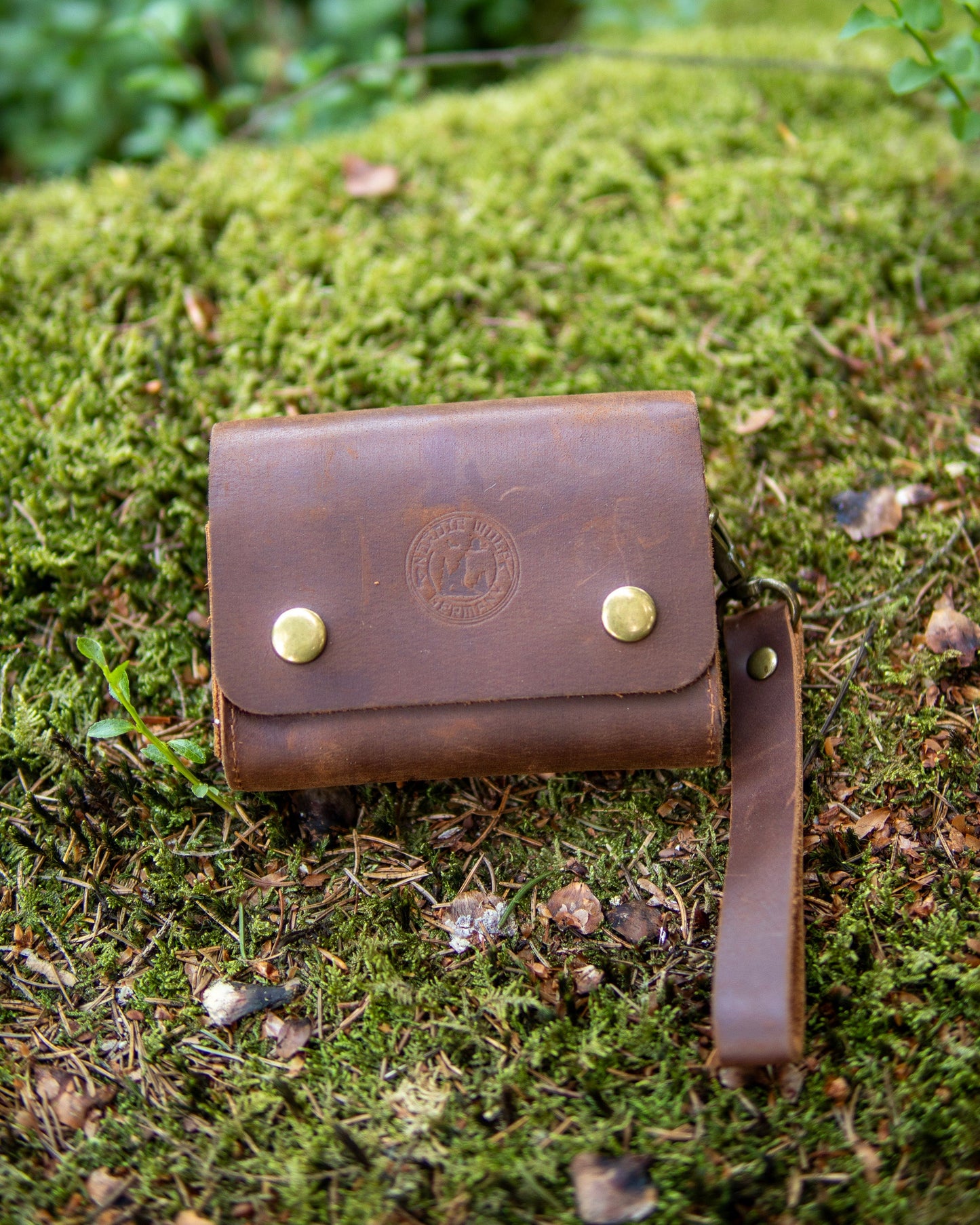 Gewürztasche aus Leder handgefertigt inklusive 3 Glassfläschchen