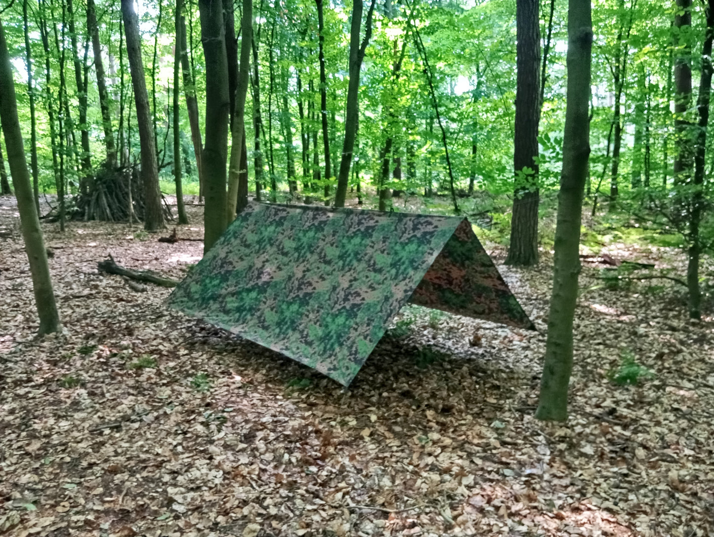 Tarp in Finnish Camo M05 with 19 guy points – 3x3 meters including pack bag