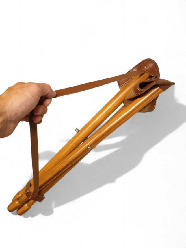 Dreibeinhocker aus Massivem Escheholz und Rindsleder