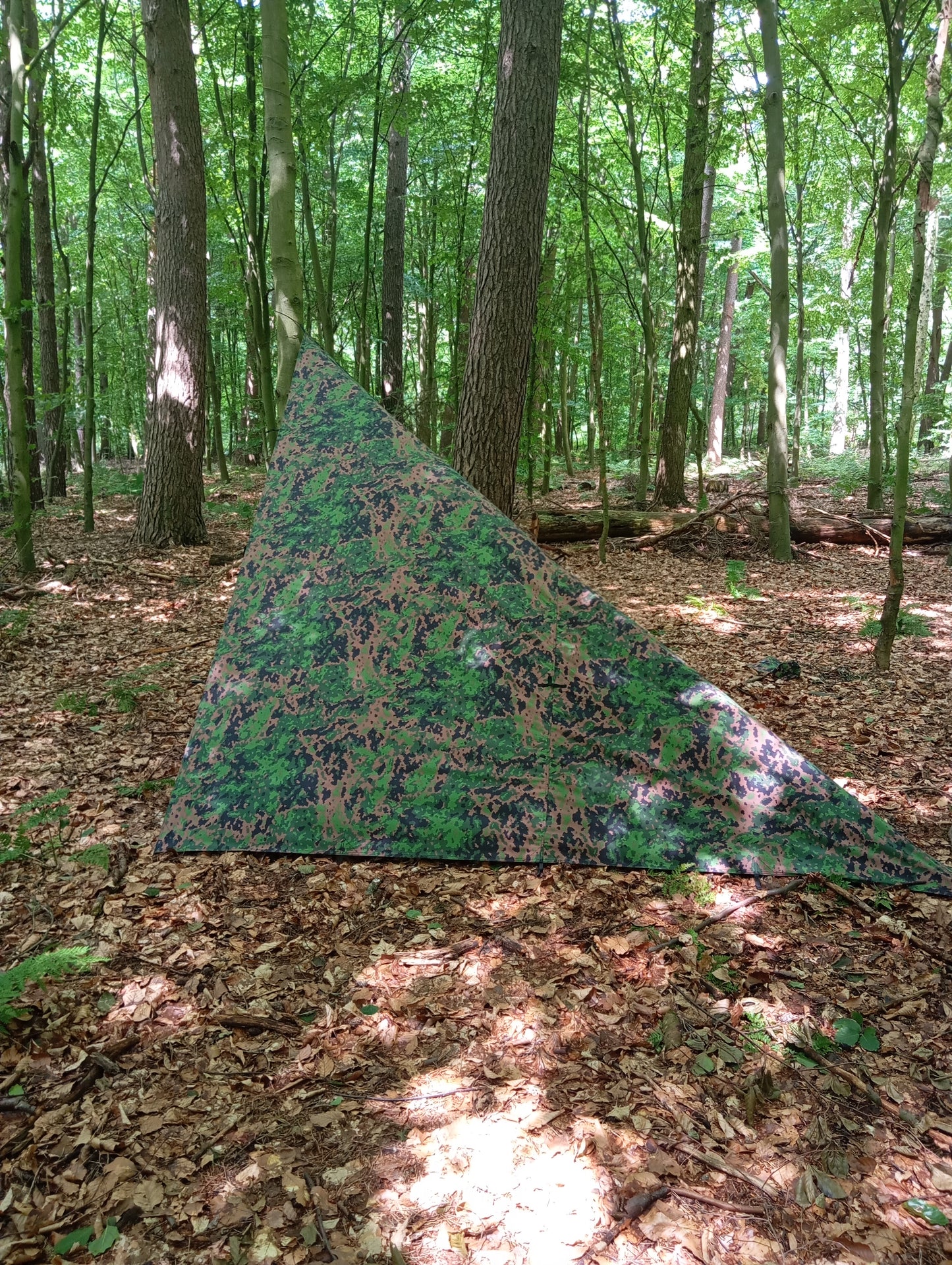 Tarp in Finnish Camo M05 with 19 guy points – 3x3 meters including pack bag
