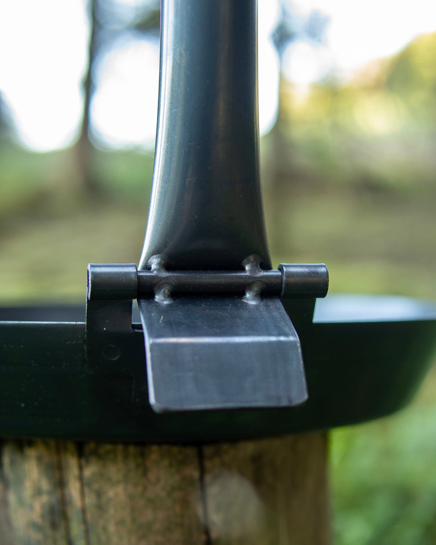Hunter's pan Ø24 cm with folding handle made of wood and carbon steel