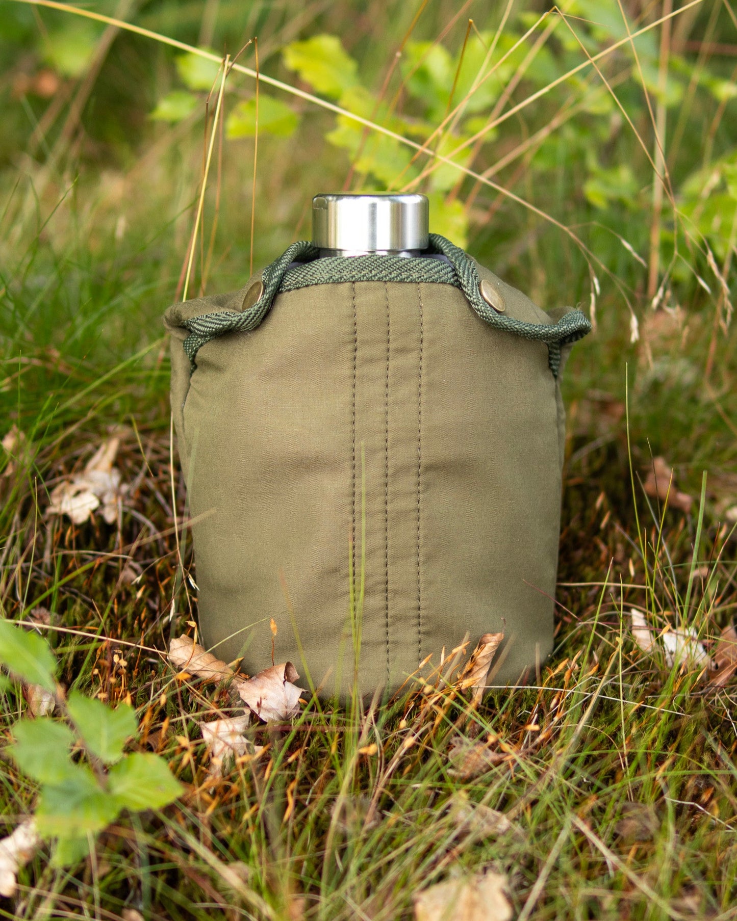 Juego de cantimplora de acero inoxidable de 1,2 litros con olla y tapa, incluye bolsa de algodón con sistema Molle