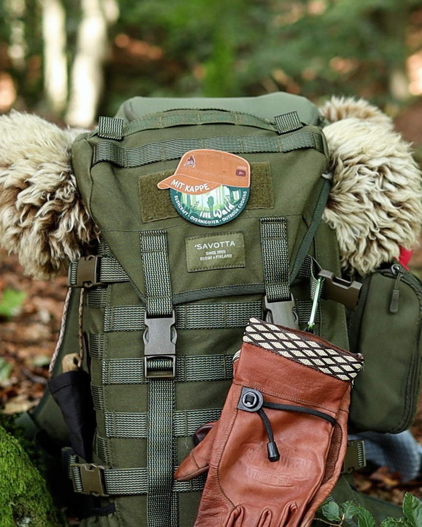Kappe im Wald Patch auf Savotta Jäger M Rucksack