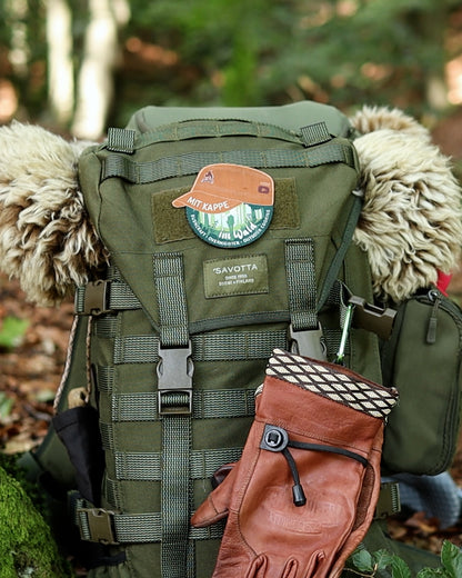 Kappe im Wald Patch auf Savotta Jäger M Rucksack